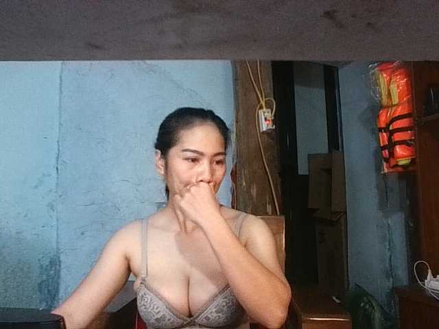 EllaShow93 live cam on BongaCams