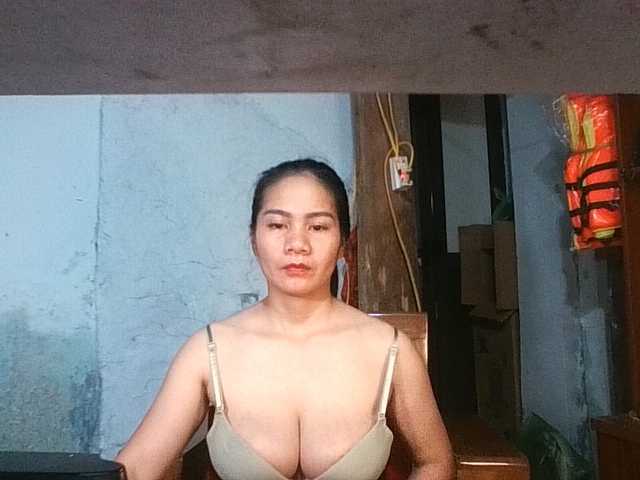 EllaShow93 live cam on BongaCams