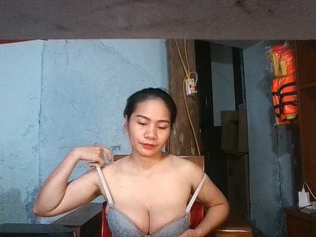 EllaShow93 live cam on BongaCams