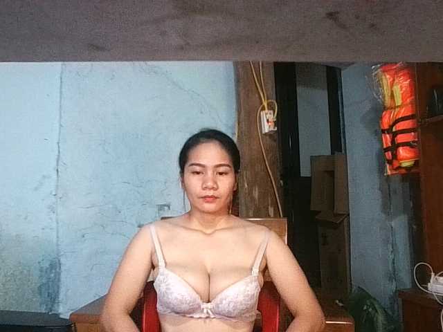 EllaShow93 live cam on BongaCams