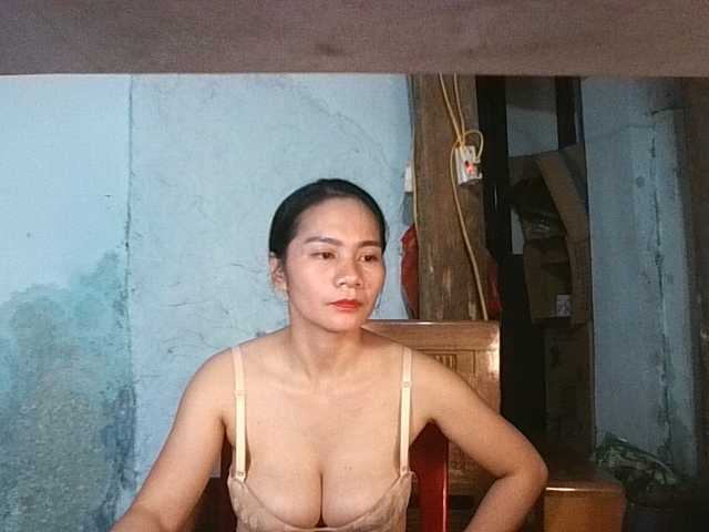 EllaShow93 live cam on BongaCams