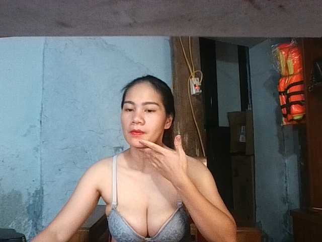 EllaShow93 live cam on BongaCams