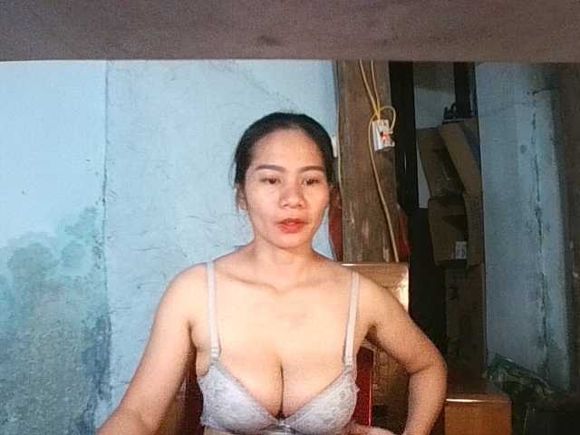 EllaShow93 live cam on BongaCams