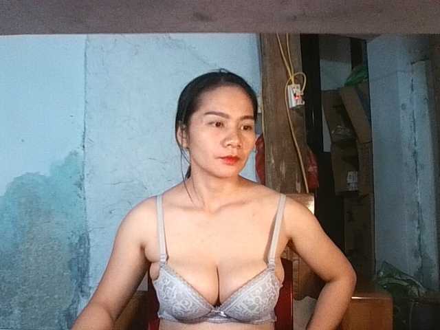 EllaShow93 live cam on BongaCams