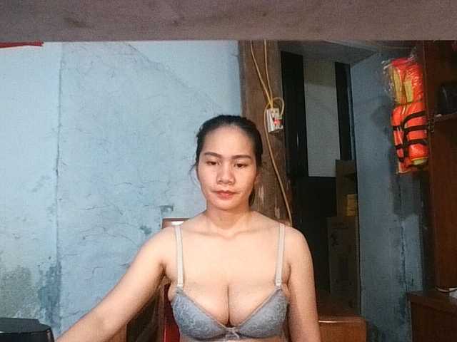 EllaShow93 live cam on BongaCams