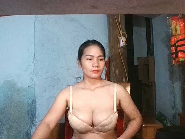 EllaShow93 live cam on BongaCams