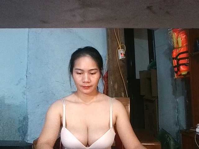 EllaShow93 live cam on BongaCams