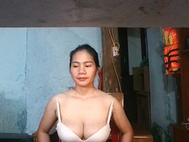 EllaShow93 live cam on BongaCams