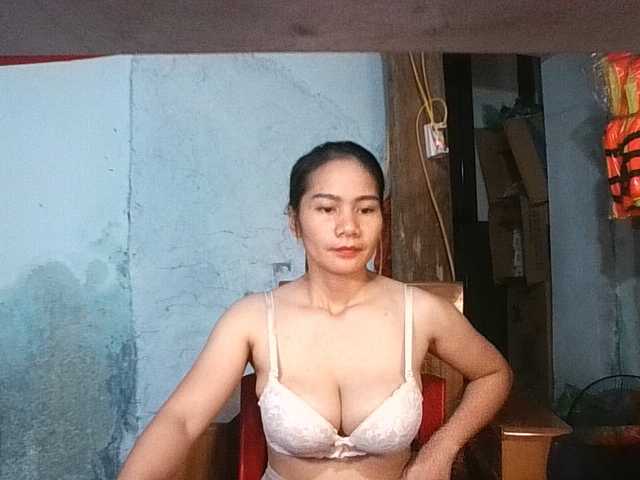 EllaShow93 live cam on BongaCams