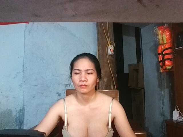 EllaShow93 live cam on BongaCams