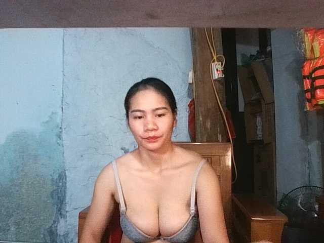 EllaShow93 live cam on BongaCams