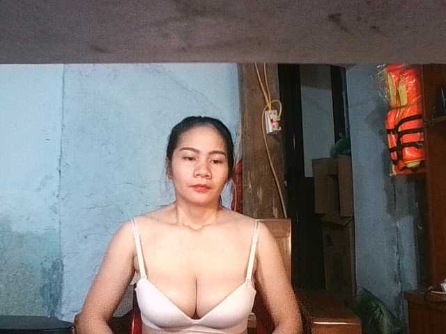 EllaShow93 live cam on BongaCams