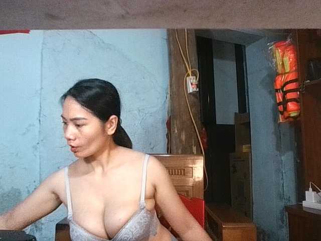 EllaShow93 live cam on BongaCams