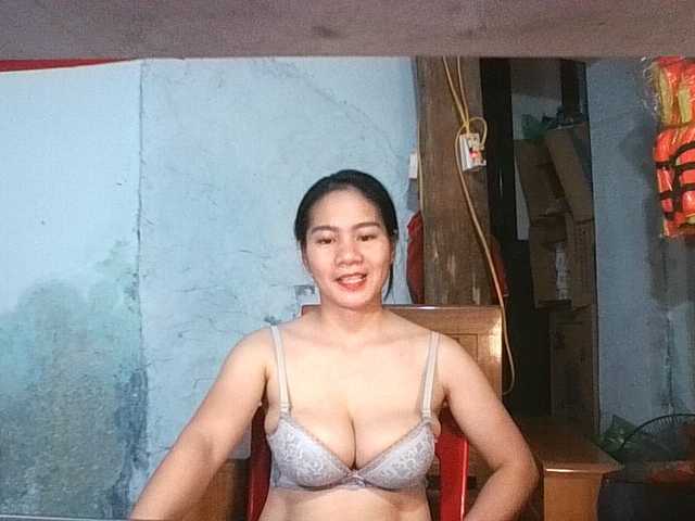 EllaShow93 live cam on BongaCams