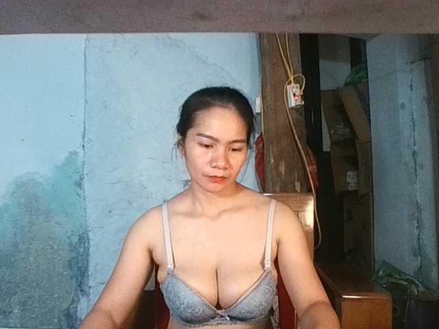 EllaShow93 live cam on BongaCams