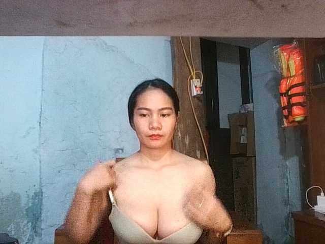 EllaShow93 live cam on BongaCams