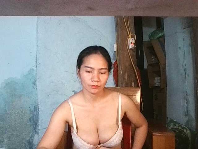 EllaShow93 live cam on BongaCams