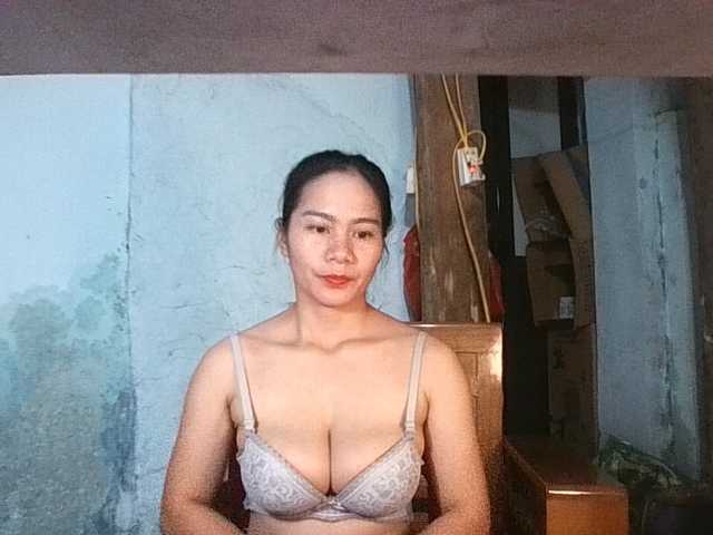 EllaShow93 live cam on BongaCams