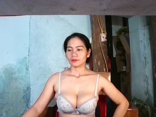 EllaShow93 live cam on BongaCams