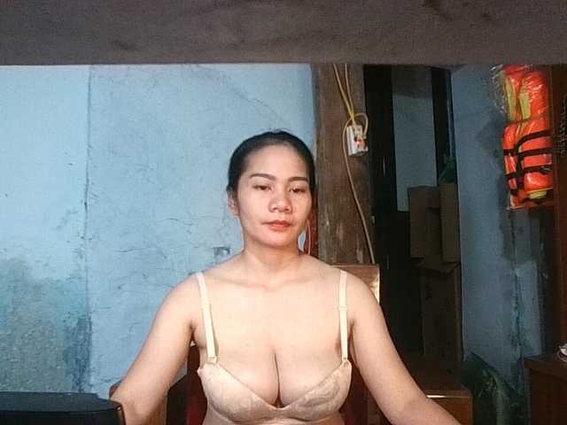 EllaShow93 live cam on BongaCams