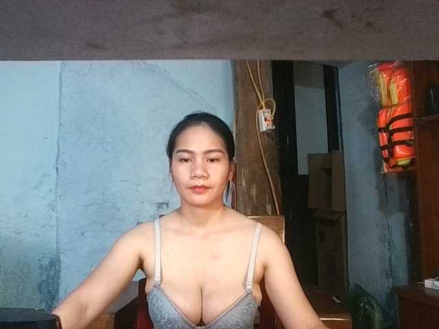 EllaShow93 live cam on BongaCams