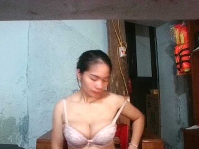 EllaShow93 live cam on BongaCams