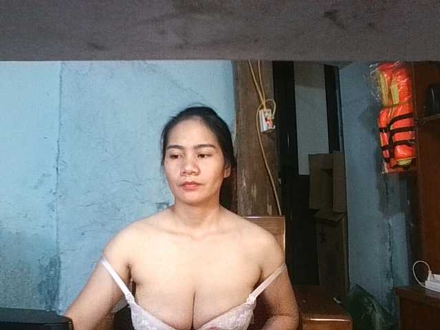 EllaShow93 live cam on BongaCams