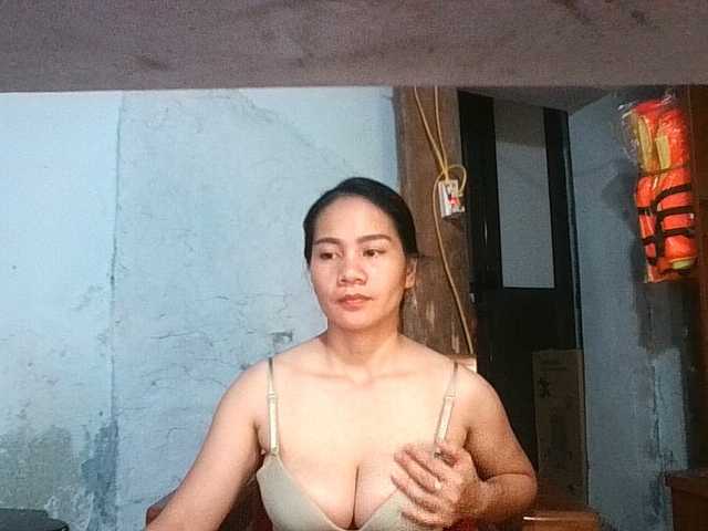 EllaShow93 live cam on BongaCams