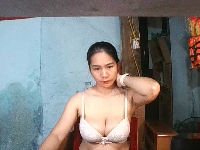 EllaShow93 live cam on BongaCams