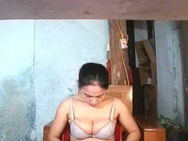 EllaShow93 live cam on BongaCams
