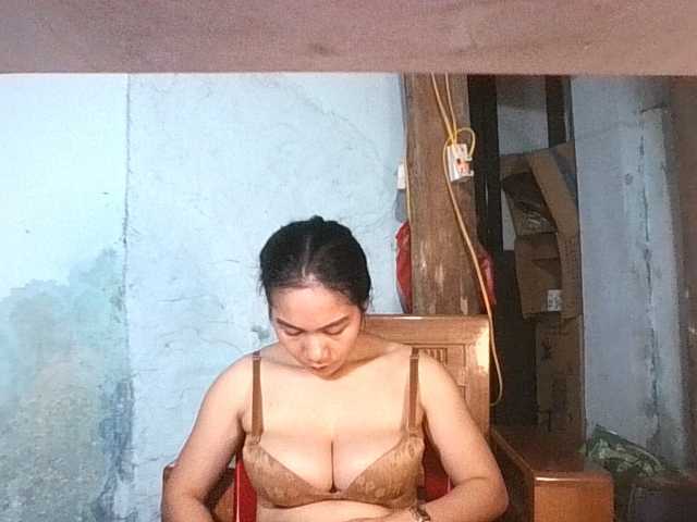 EllaShow93 live cam preview