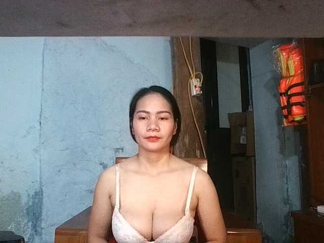 EllaShow93 live webcam show