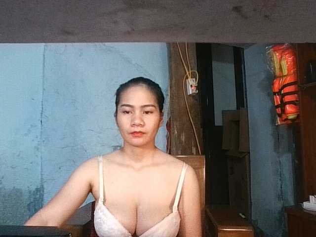EllaShow93 live cam on BongaCams