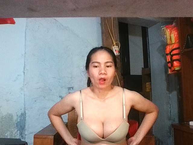 EllaShow93 live cam on BongaCams
