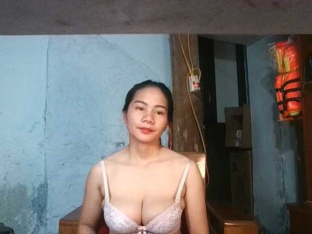 EllaShow93 live webcam show