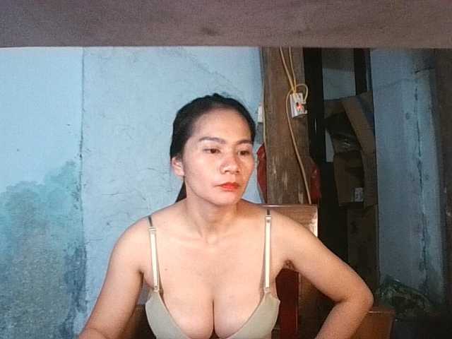 EllaShow93 live cam on BongaCams