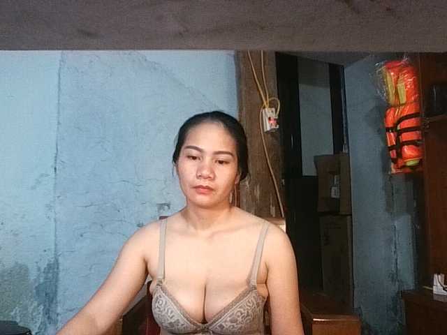 EllaShow93 live webcam show