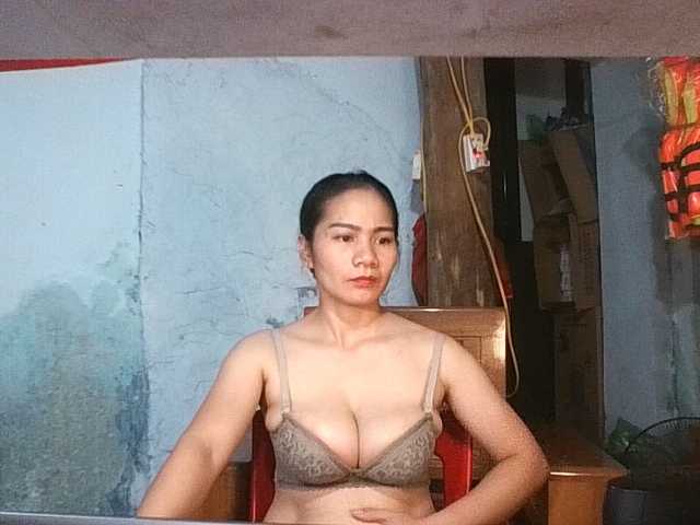 EllaShow93 live cam on BongaCams