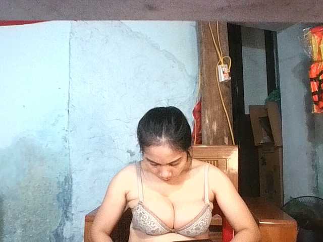 EllaShow93 live cam on BongaCams