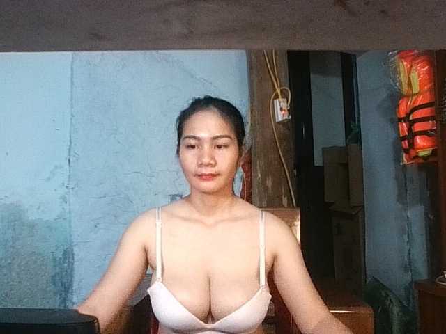 EllaShow93 live cam on BongaCams