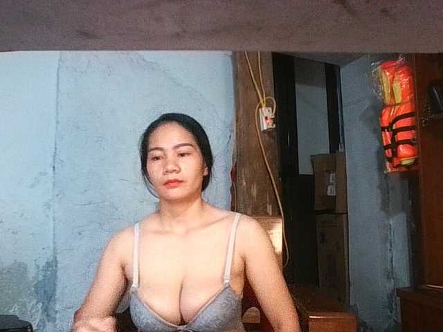 EllaShow93 live cam on BongaCams