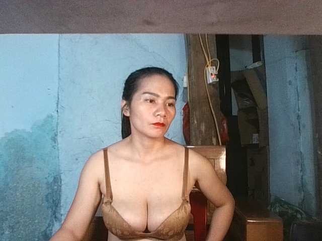 EllaShow93 live cam on BongaCams