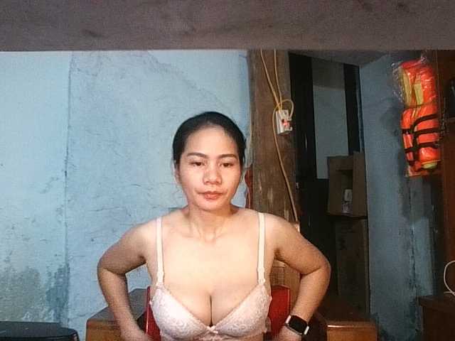 EllaShow93 live cam on BongaCams