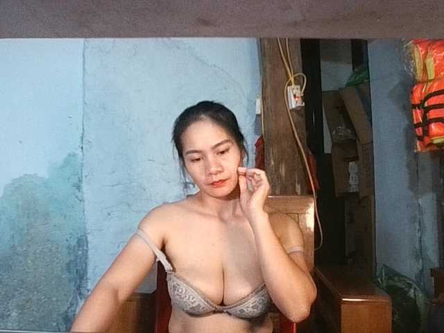 EllaShow93 live cam on BongaCams