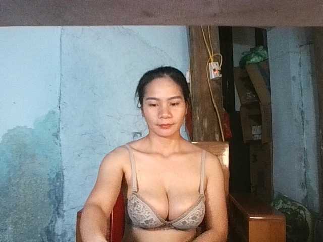 EllaShow93 live cam on BongaCams