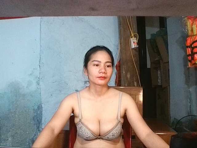 EllaShow93 live cam on BongaCams