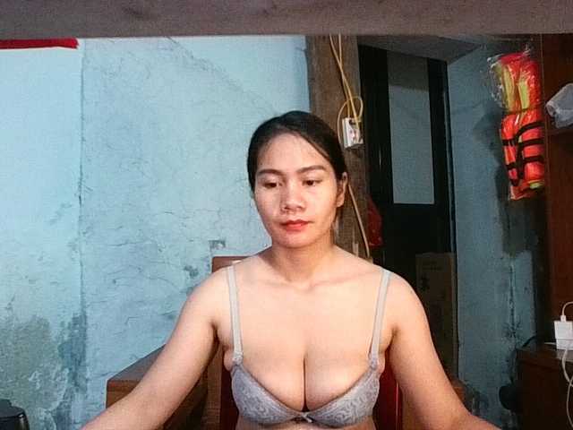 EllaShow93's BongaCams show and profile