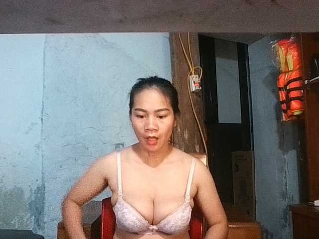 EllaShow93 live cam on BongaCams