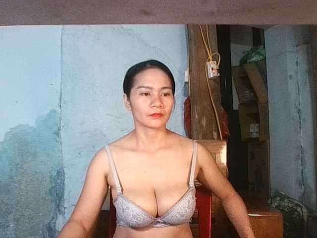 EllaShow93 live cam on BongaCams