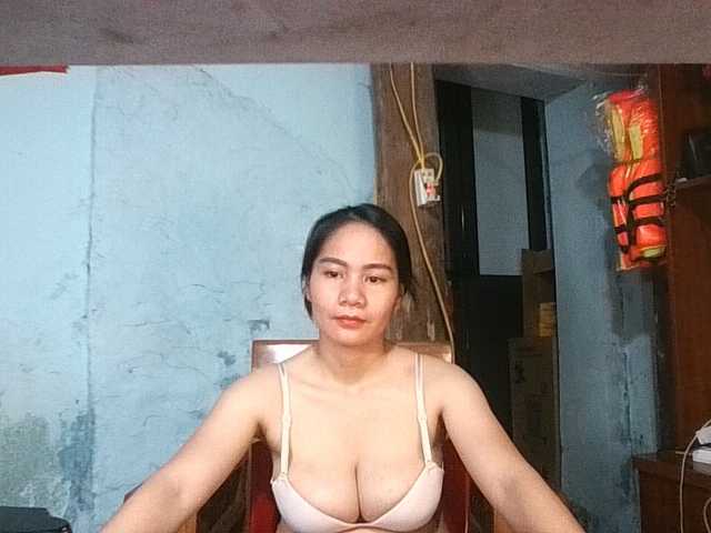 EllaShow93 live cam on BongaCams